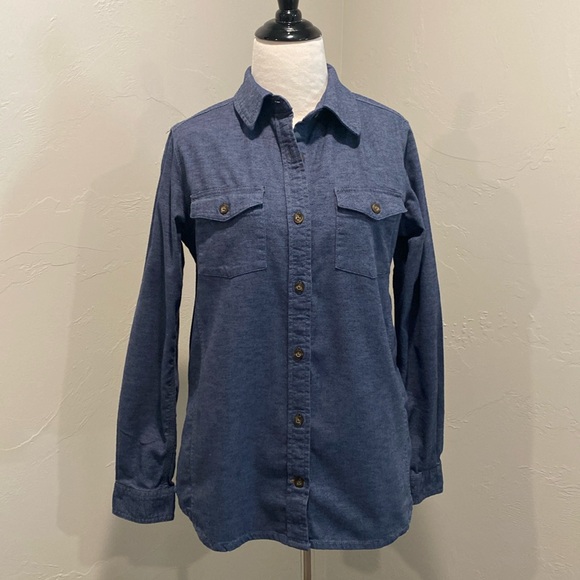 Like new condition, blue flannel top. Ladies small - Picture 1 of 8